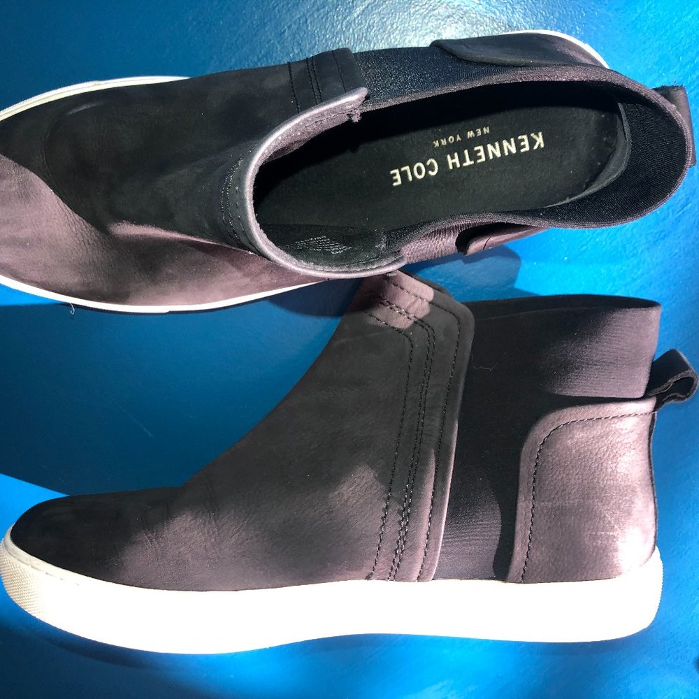 Kenneth Cole Sleek Slip on Low Tops Black Suede